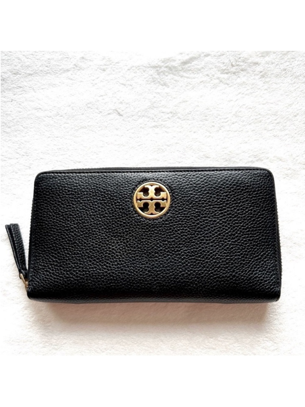 TORY BURCH Carson Wallet Zip Continental, Black Pebble Leather